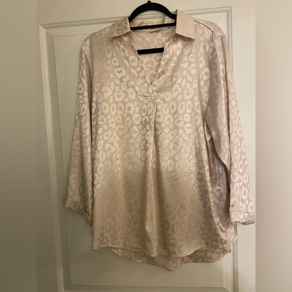 Jodifl size M light pink animal print collared blouse